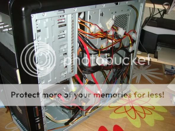 CableTidyMEssBehind.jpg
